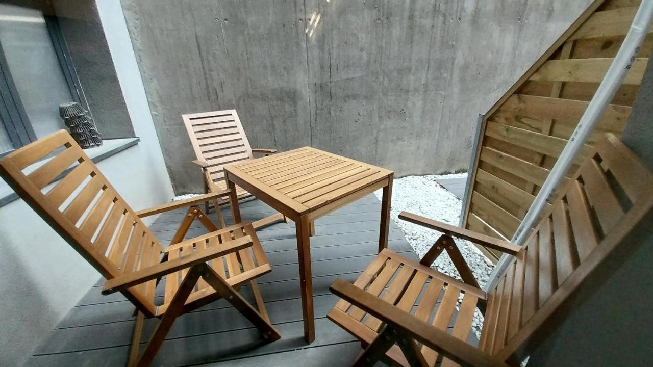 Peaceful Basement Apartment With Terrace & Free Gym Budapest Exterior photo
