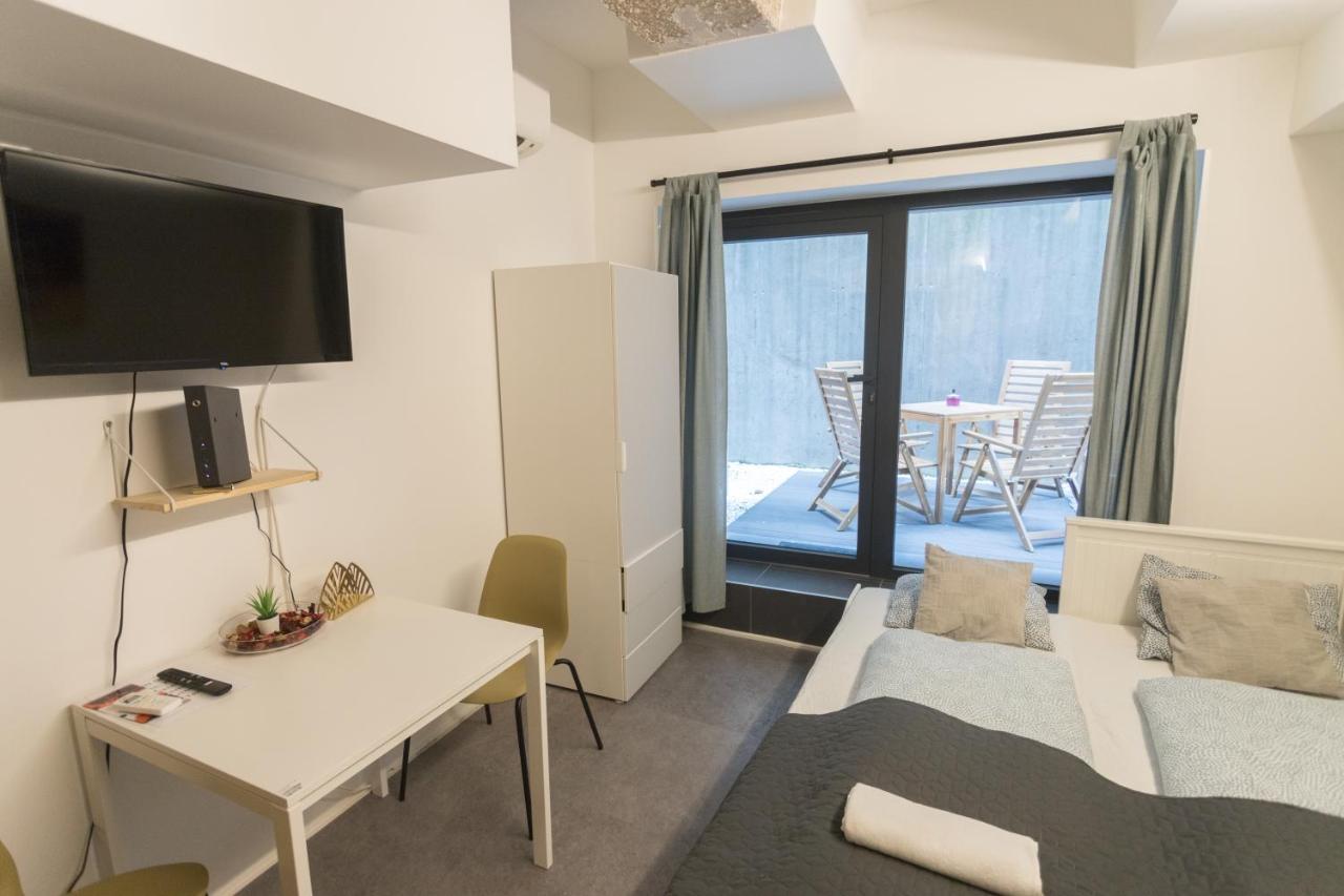 Peaceful Basement Apartment With Terrace & Free Gym Budapest Exterior photo