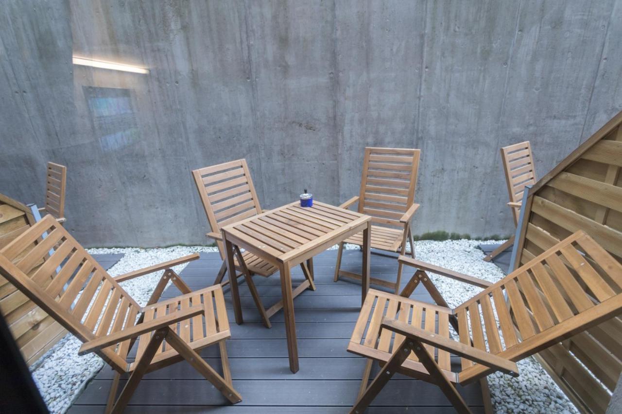 Peaceful Basement Apartment With Terrace & Free Gym Budapest Exterior photo